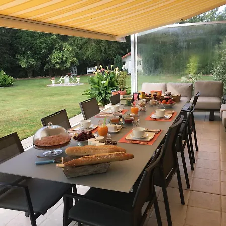 Le Logis Du Scardon ベッド・アンド・ブレックファスト サン・リキエ